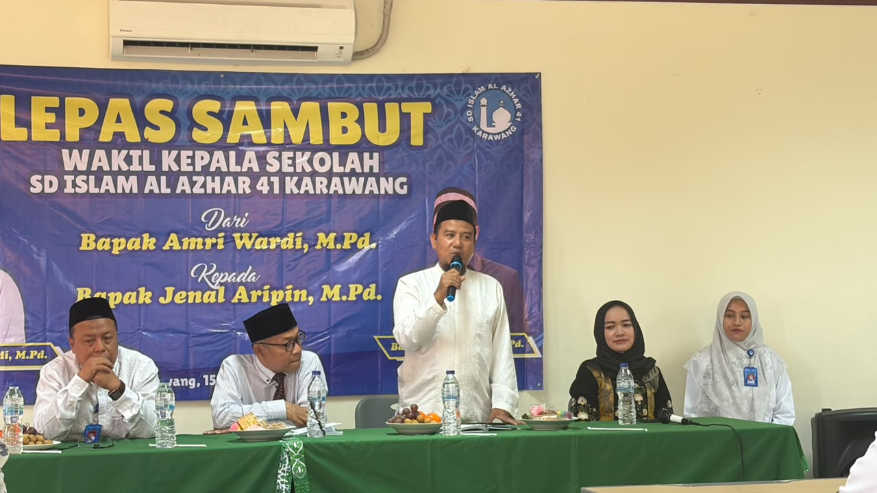 Sambutan dan salam perpisahan dari Pak Amri selaku Wakil Kepala Sekolah SD Islam Al Azhar 41 Karawang