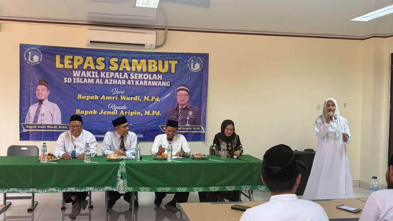 Pembukaan lepas sambut Wakil Kepala Sekolah SD Islam Al Azhar 41 Karawang dari MC, Ibu Nadya