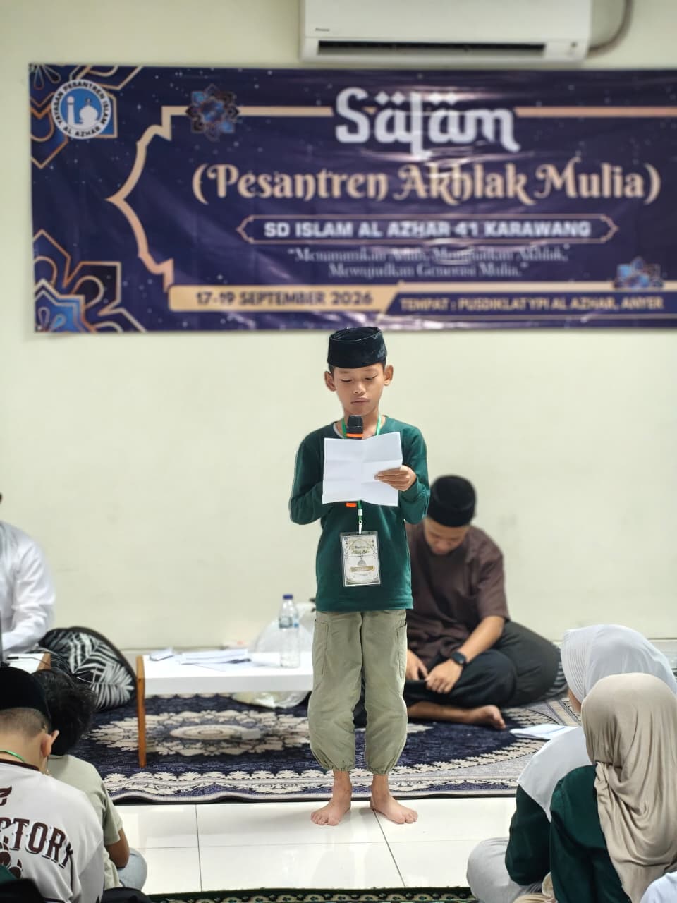 Belajar berani tampil di hadapan teman-temannya